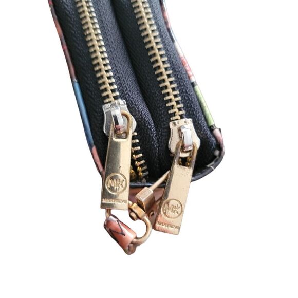 Women's Vogue Print Wallet  - Picture 6 of 13